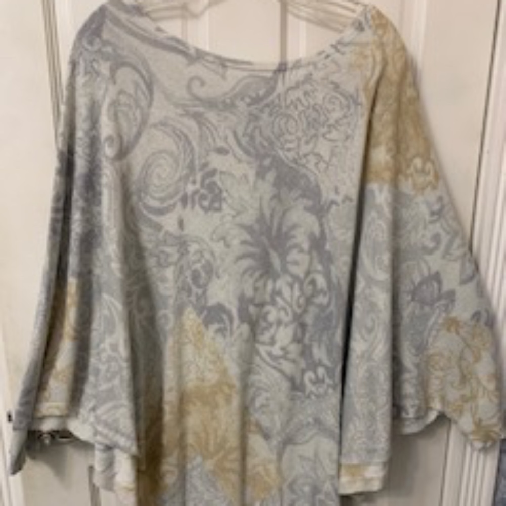 Catherines Sleeved Poncho/seater